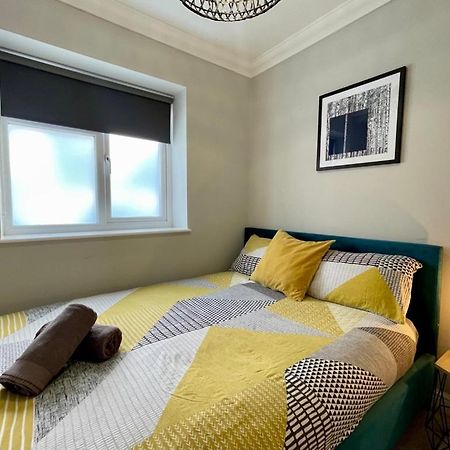 Stylish Modern Two Bedroom Apartment With Garden คาร์ดิฟฟ์ ภายนอก รูปภาพ