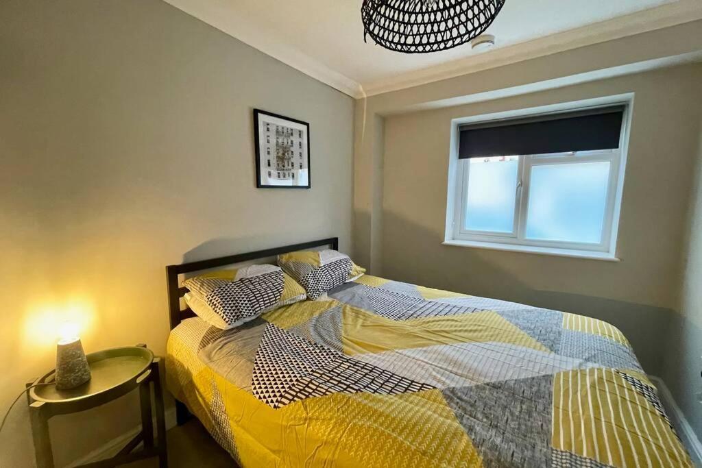 Stylish Modern Two Bedroom Apartment With Garden คาร์ดิฟฟ์ ภายนอก รูปภาพ